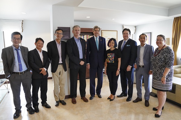 Gặp mặt với Đặc phái viên Tổng thống Hoa Kỳ về Biến đổi Khí hậu John Kerry