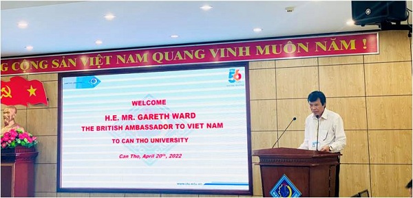 Welcoming H.E. Mr. Gareth Ward - The British Ambassador to Vietnam to DRAGON-Mekong Institute  